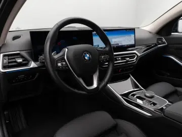 BMW 330d xD Lim. Kamera DAB Leder Alarm Sport 18Zoll
