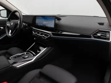 BMW 330d xD Lim. Kamera DAB Leder Alarm Sport 18Zoll