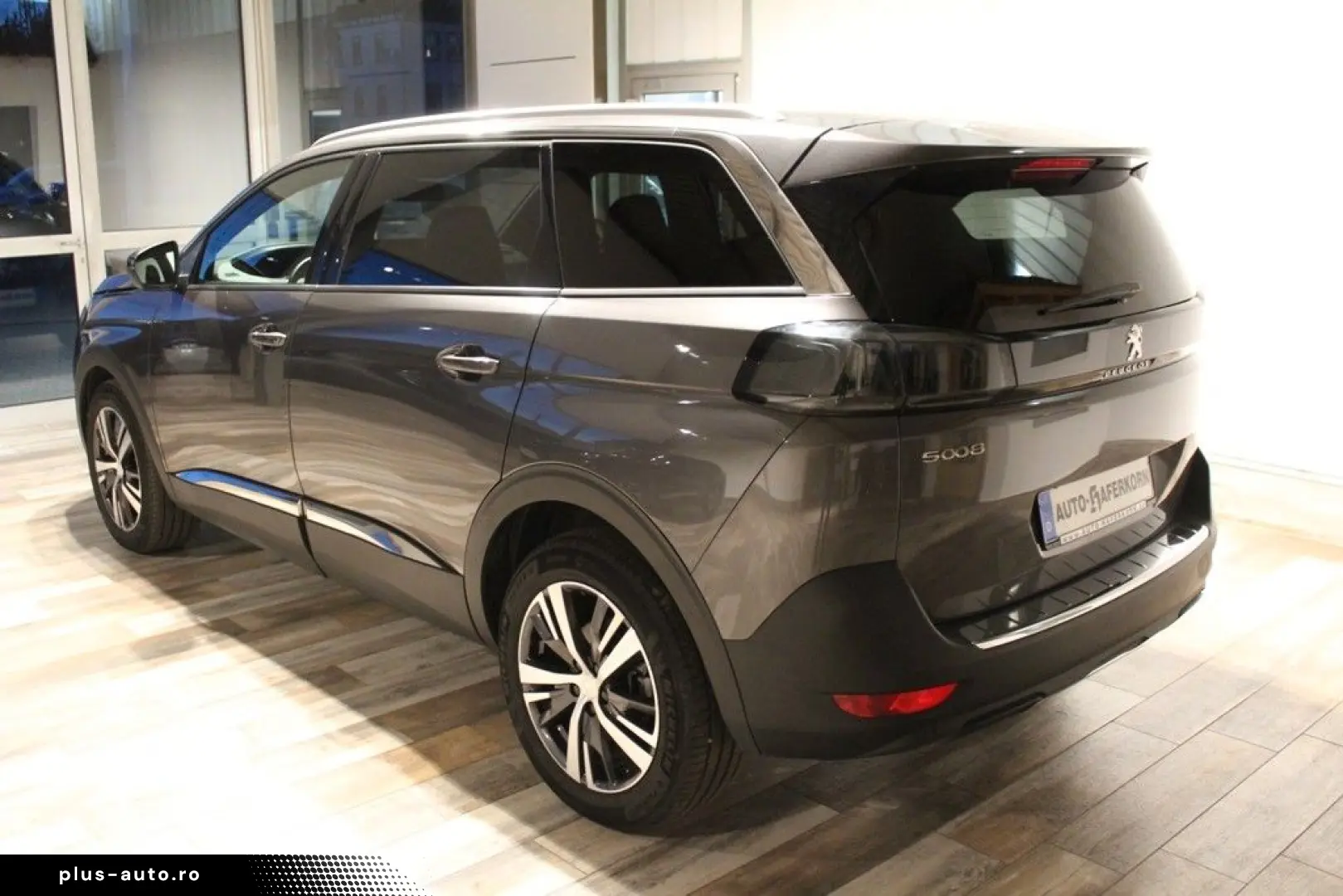 PEUGEOT 5008 1.5 BlueHdi 130 Allure Pack 7SITZE LED NAV