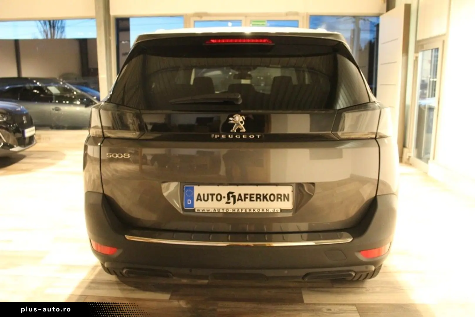 PEUGEOT 5008 1.5 BlueHdi 130 Allure Pack 7SITZE LED NAV