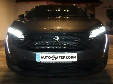 PEUGEOT 5008 1.5 BlueHdi 130 Allure Pack 7SITZE LED NAV