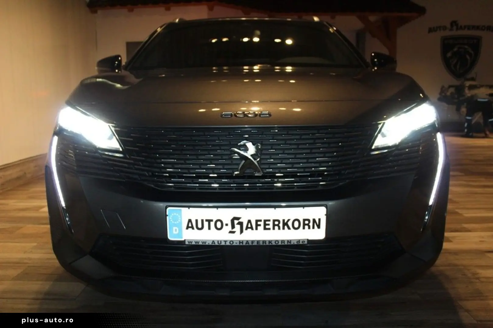 PEUGEOT 5008 1.5 BlueHdi 130 Allure Pack 7SITZE LED NAV