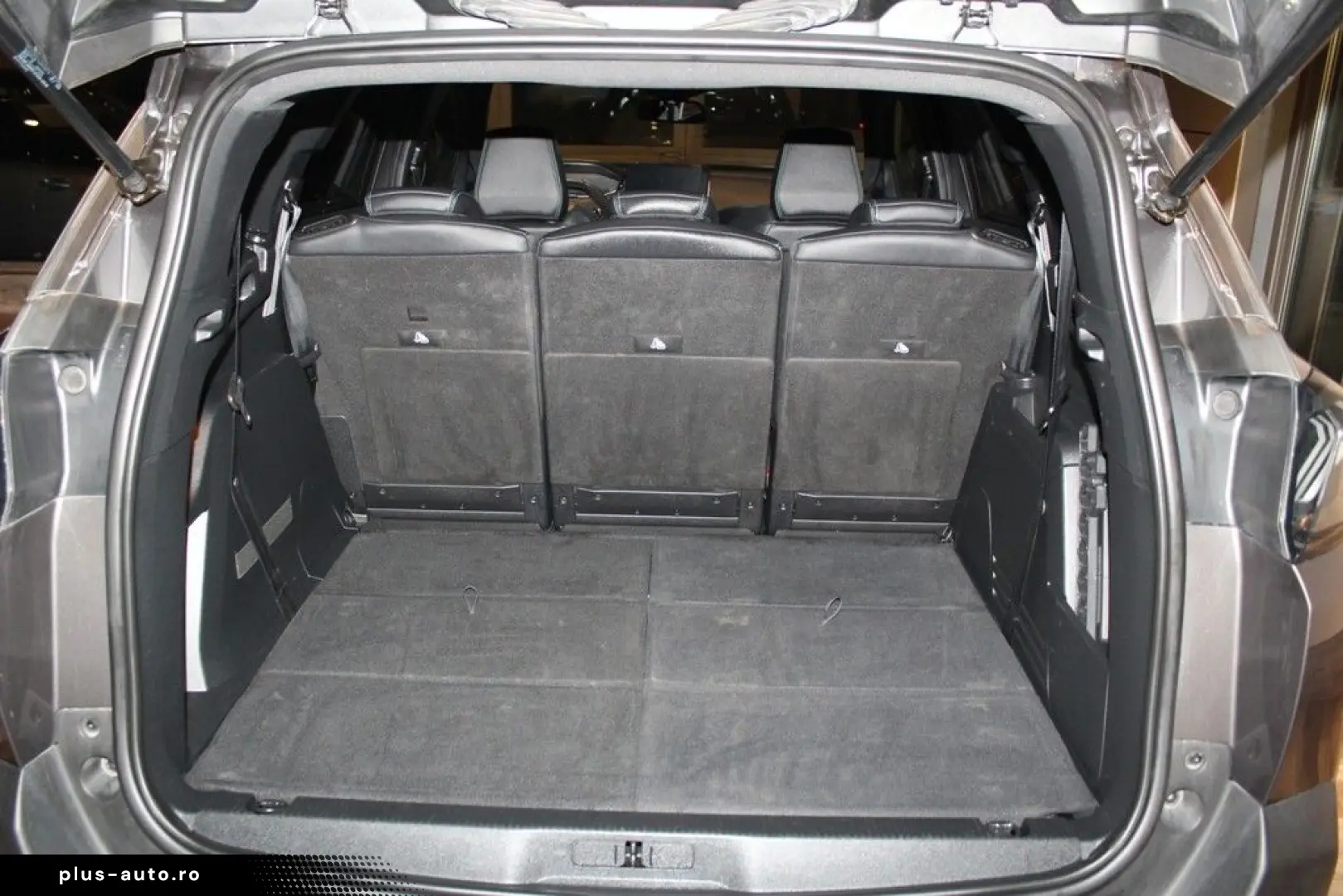 PEUGEOT 5008 1.5 BlueHdi 130 Allure Pack 7SITZE LED NAV