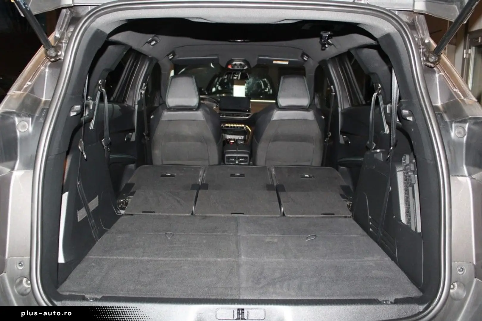 PEUGEOT 5008 1.5 BlueHdi 130 Allure Pack 7SITZE LED NAV