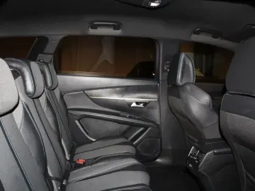PEUGEOT 5008 1.5 BlueHdi 130 Allure Pack 7SITZE LED NAV