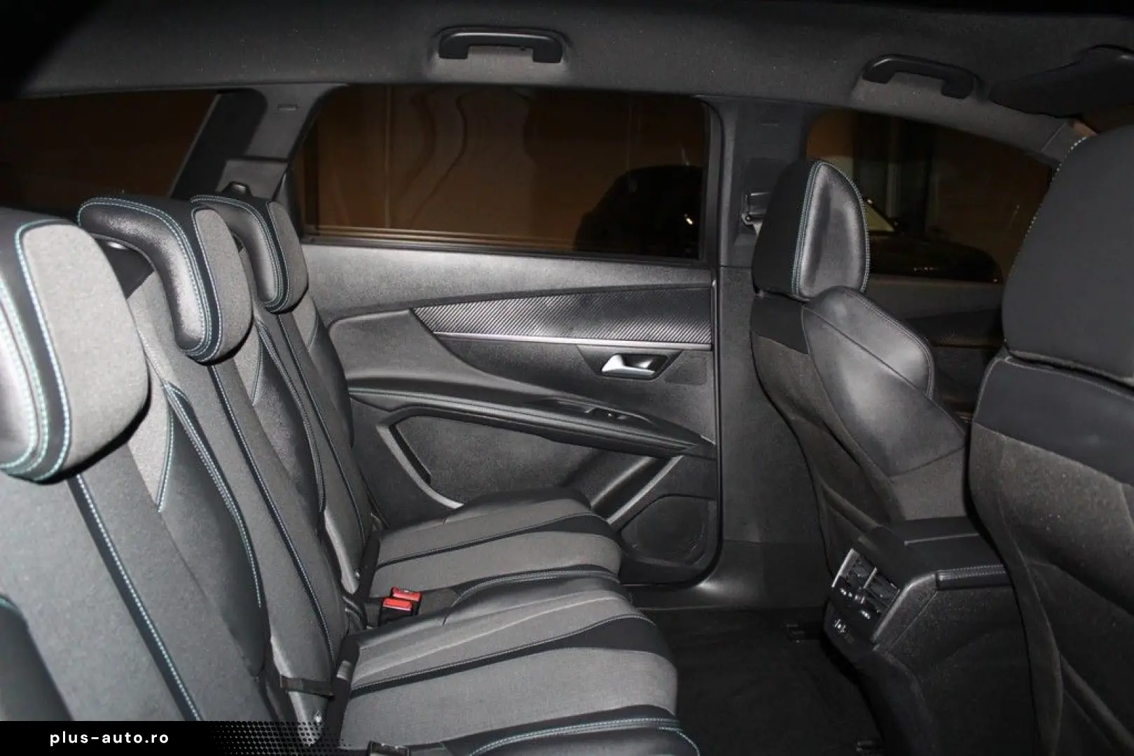 PEUGEOT 5008 1.5 BlueHdi 130 Allure Pack 7SITZE LED NAV