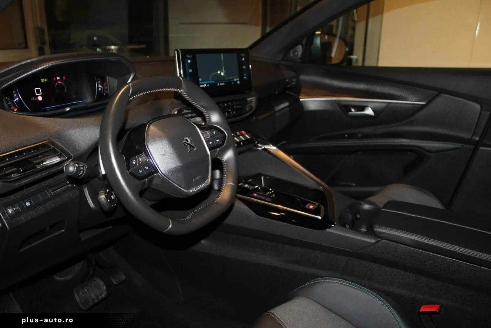 PEUGEOT 5008 1.5 BlueHdi 130 Allure Pack 7SITZE LED NAV