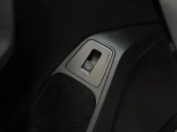 VW Tiguan Alspace Life 1.5 7 SITZER ACC LED SHZ AHK