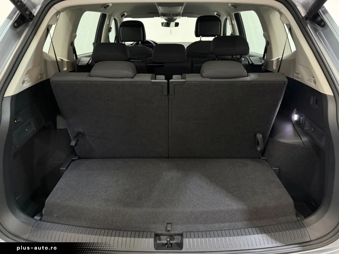 VW Tiguan Alspace Life 1.5 7 SITZER ACC LED SHZ AHK