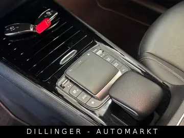 MERCEDES-BENZ GLB 180d 8G-DCT  2.0 Motor  Nav LED MBUX Tem