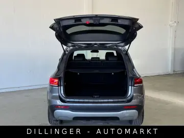 MERCEDES-BENZ GLB 180d 8G-DCT  2.0 Motor  Nav LED MBUX Tem