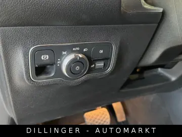 MERCEDES-BENZ GLB 180d 8G-DCT  2.0 Motor  Nav LED MBUX Tem