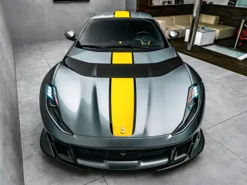 FERRARI 812 Competizione