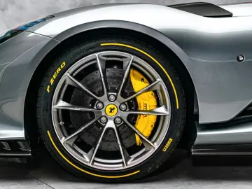 FERRARI 812 Competizione