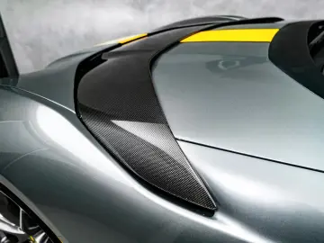 FERRARI 812 Competizione