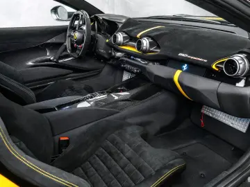 FERRARI 812 Competizione