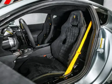 FERRARI 812 Competizione