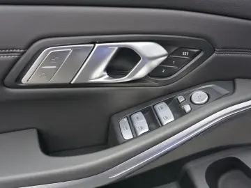 BMW M3 Competition M xDrive Touring HK HiFi DAB LED