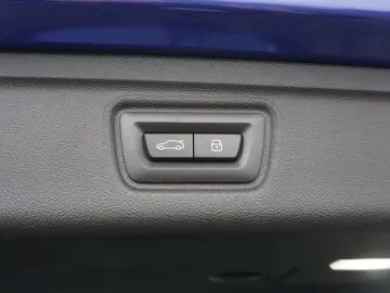 BMW M3 Competition M xDrive Touring HK HiFi DAB LED