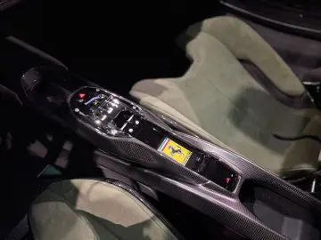 FERRARI SF90 XX Dt.Auto u-frei Lift RacingSeats Carbon