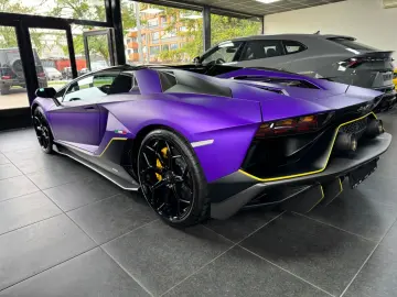 LAMBORGHINI Aventador Ultimae Roadster 1 of 250- Full carbon