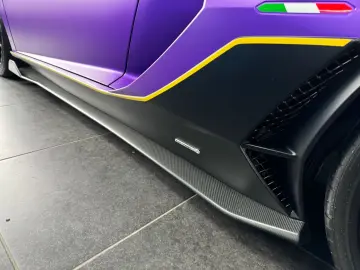 LAMBORGHINI Aventador Ultimae Roadster 1 of 250- Full carbon