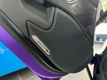 LAMBORGHINI Aventador Ultimae Roadster 1 of 250- Full carbon