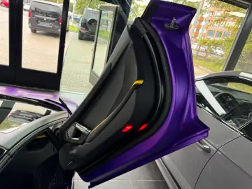 LAMBORGHINI Aventador Ultimae Roadster 1 of 250- Full carbon