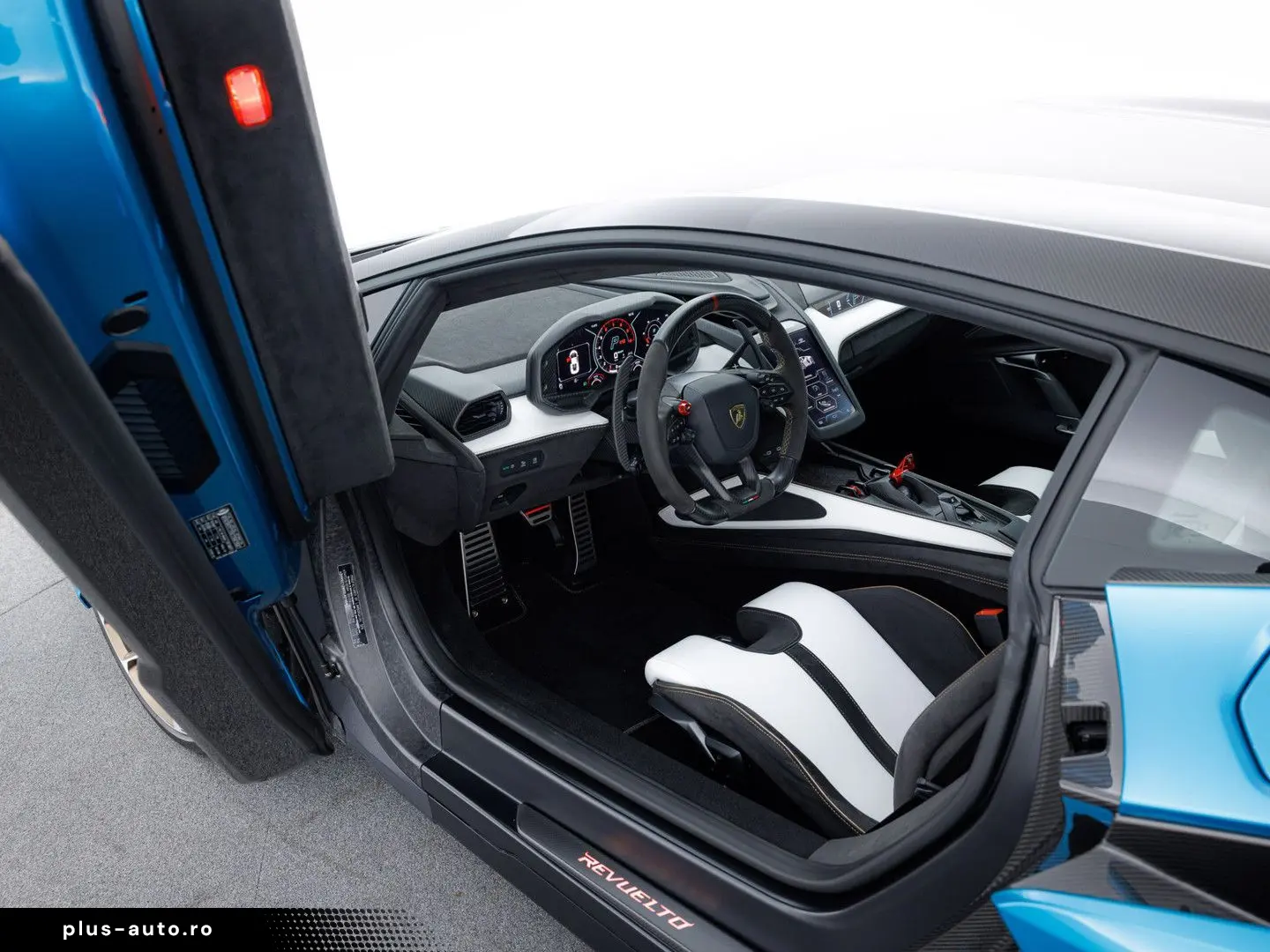 LAMBORGHINI Revuelto MY25   Full Carbon incl. roof I Blu Ura