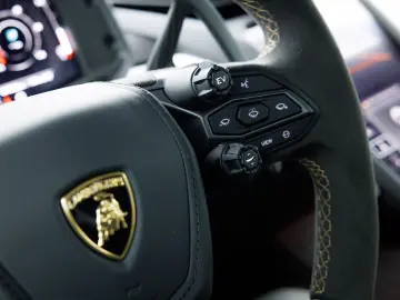 LAMBORGHINI Revuelto MY25   Full Carbon incl. roof I Blu Ura
