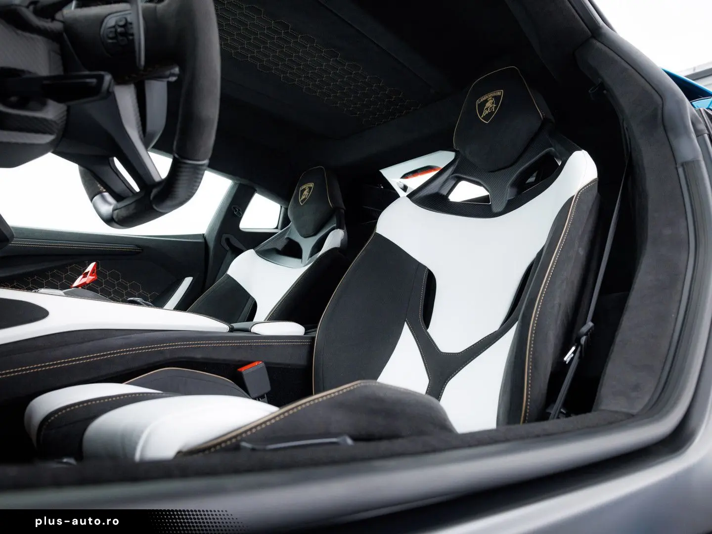LAMBORGHINI Revuelto MY25   Full Carbon incl. roof I Blu Ura