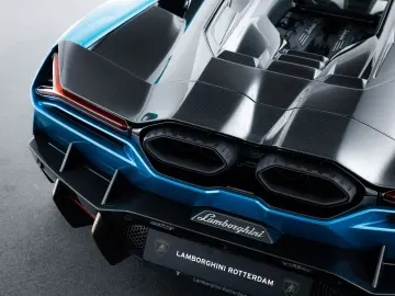 LAMBORGHINI Revuelto MY25   Full Carbon incl. roof I Blu Ura