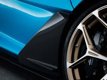 LAMBORGHINI Revuelto MY25   Full Carbon incl. roof I Blu Ura