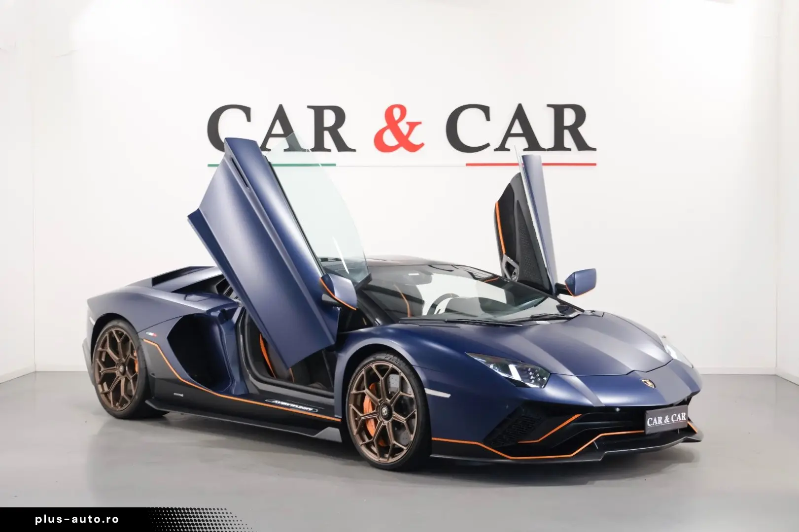 LAMBORGHINI Aventador Ultimae Roadster 6.5 V12