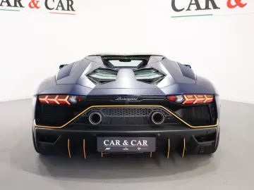 LAMBORGHINI Aventador Ultimae Roadster 6.5 V12