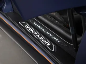 LAMBORGHINI Aventador Ultimae Roadster 6.5 V12
