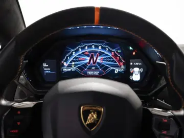 LAMBORGHINI Aventador Ultimae Roadster 6.5 V12