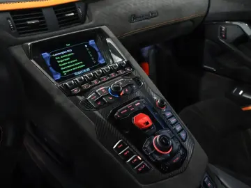 LAMBORGHINI Aventador Ultimae Roadster 6.5 V12