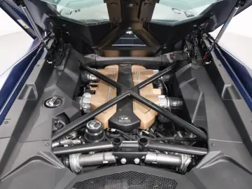LAMBORGHINI Aventador Ultimae Roadster 6.5 V12