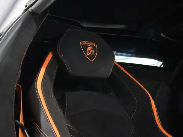 LAMBORGHINI Aventador Ultimae Roadster 6.5 V12