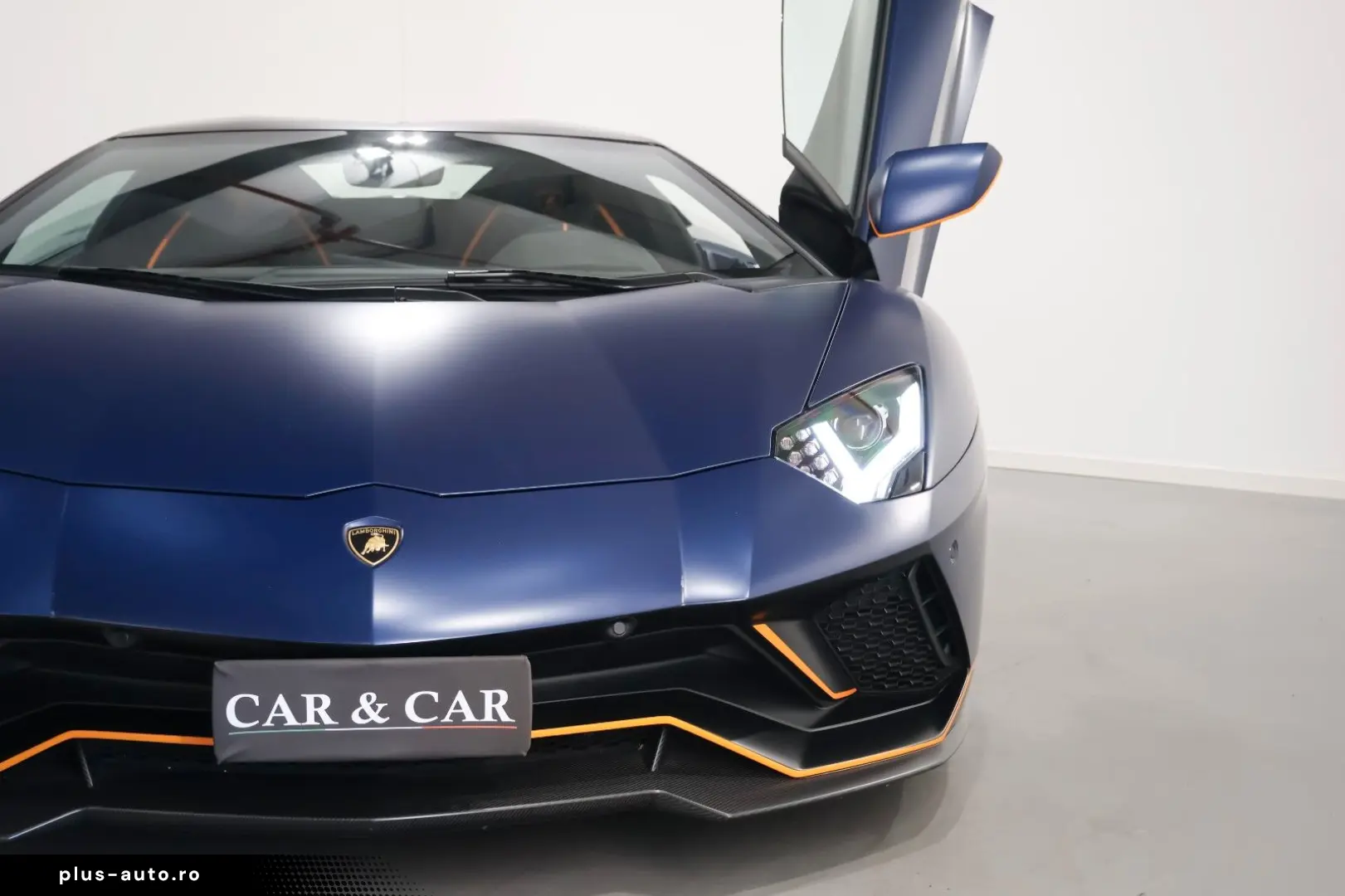 LAMBORGHINI Aventador Ultimae Roadster 6.5 V12