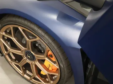 LAMBORGHINI Aventador Ultimae Roadster 6.5 V12