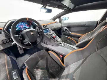 LAMBORGHINI Aventador Ultimae Roadster 6.5 V12