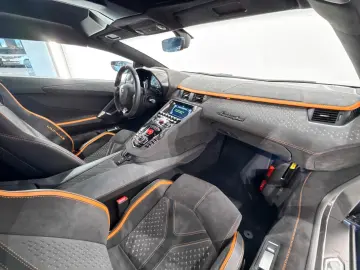 LAMBORGHINI Aventador Ultimae Roadster 6.5 V12