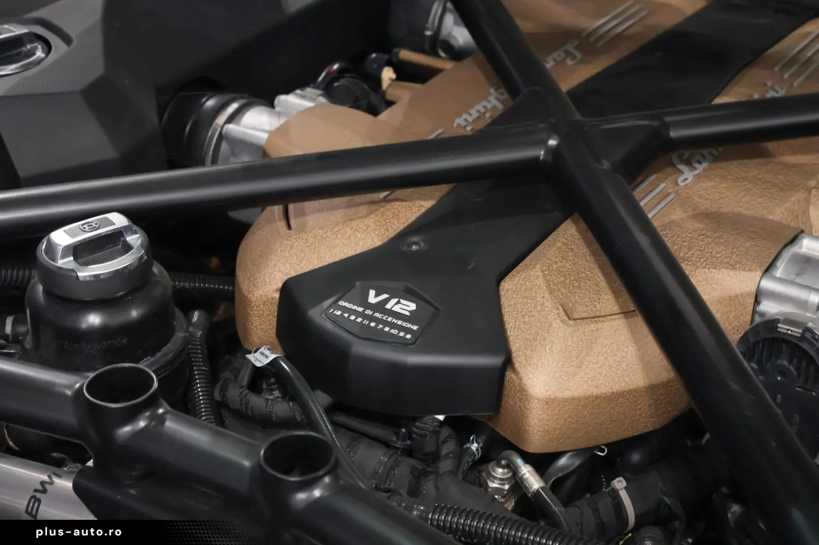 LAMBORGHINI Aventador Ultimae Roadster 6.5 V12