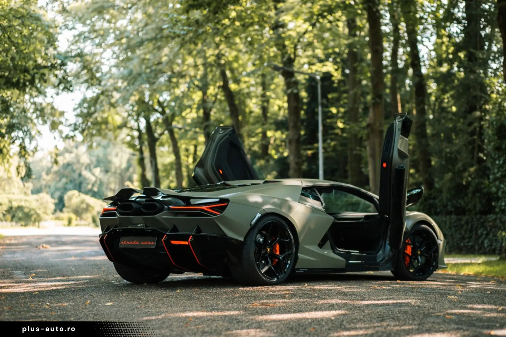 LAMBORGHINI Revuelto 6.5 V12 HPEV