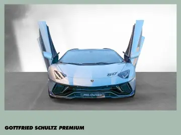 LAMBORGHINI Aventador Ultimae Roadster    BENTLEY DÜSSELDORF