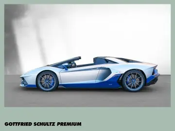 LAMBORGHINI Aventador Ultimae Roadster    BENTLEY DÜSSELDORF
