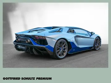 LAMBORGHINI Aventador Ultimae Roadster    BENTLEY DÜSSELDORF