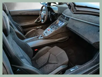 LAMBORGHINI Aventador Ultimae Roadster    BENTLEY DÜSSELDORF